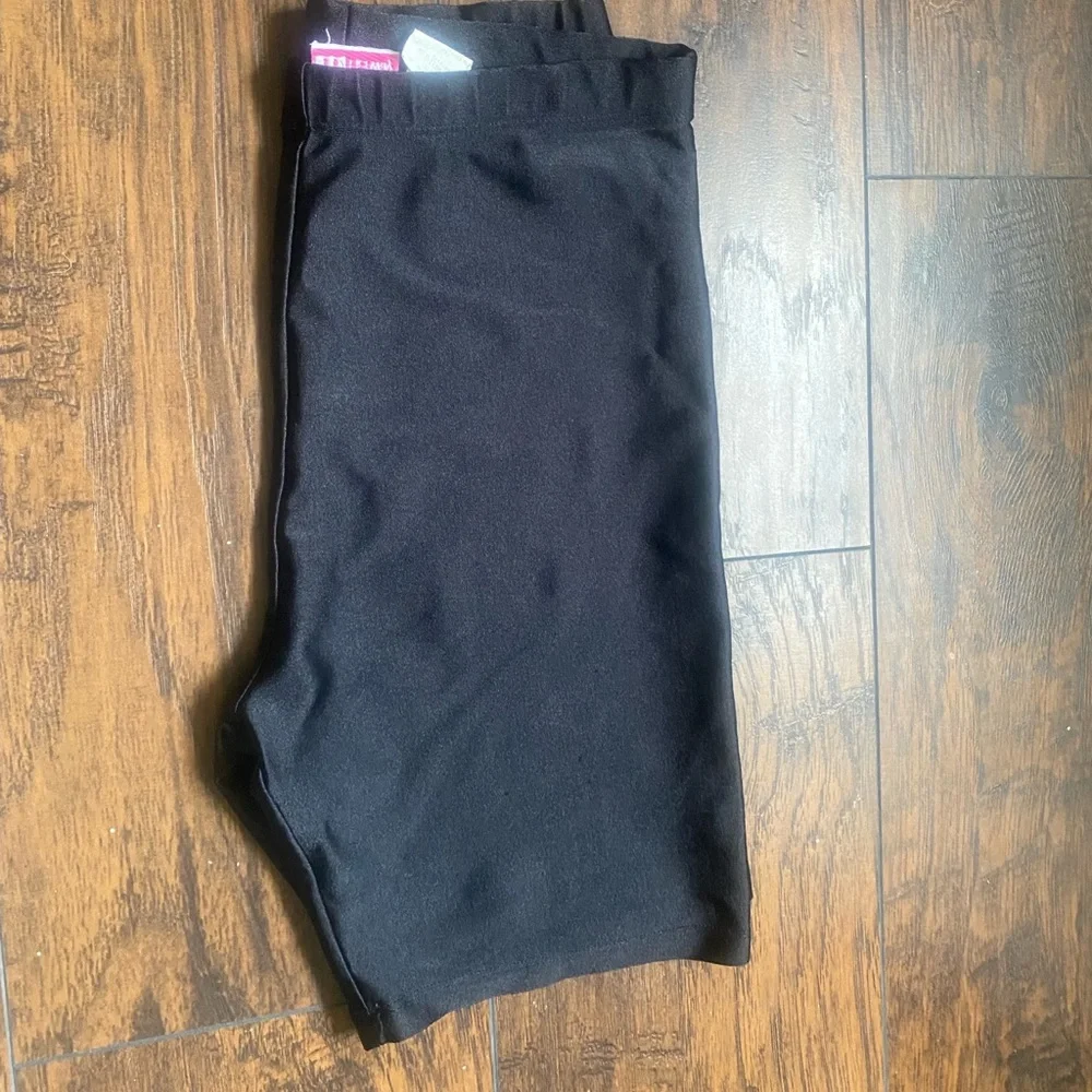 Hanes High Shine Biker Shorts - Picture 3 of 3